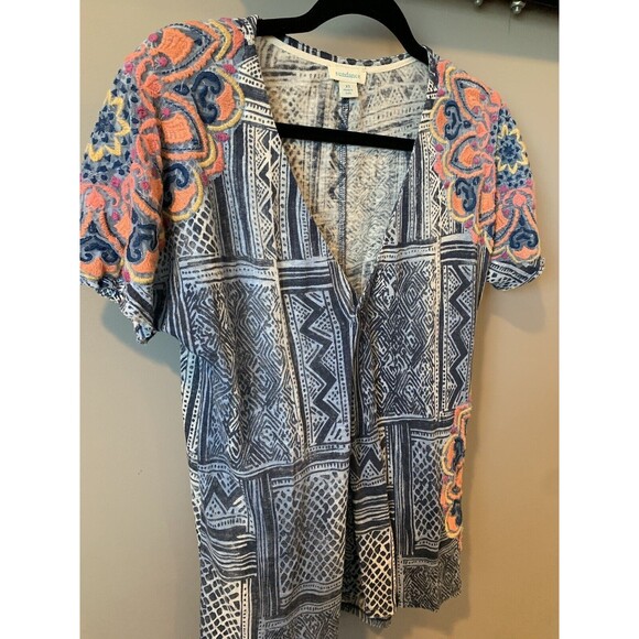 Sundance Boho 100% Linen Top Sz XS Short Sleeve V-neck Shirt Blue  Tapestries - Picture 3 of 10